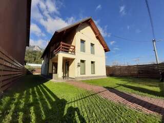 Виллы CASA ALY Буштени Вилла с 3 спальнями-1